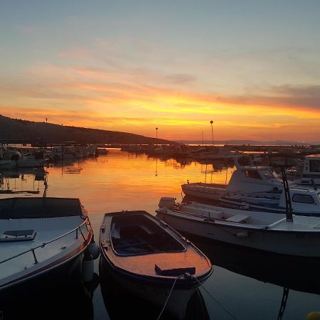 Apartments By The Sea Lopar Esterno foto